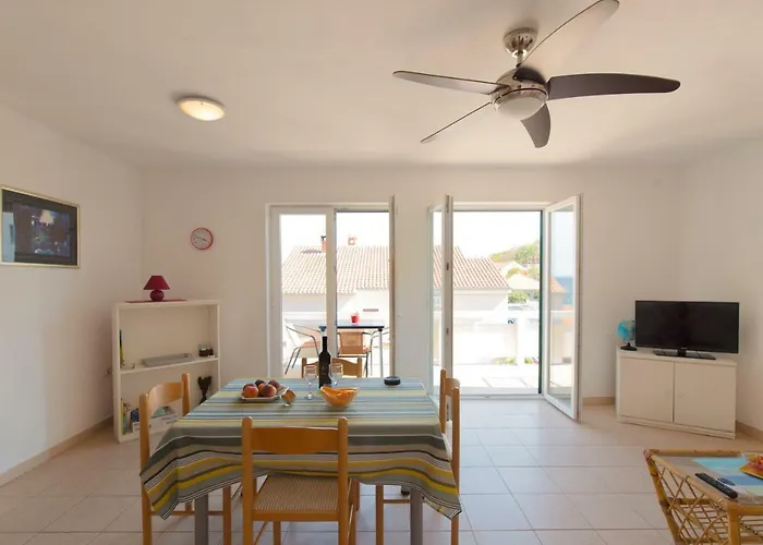 Sali Modern Seaview Apartment
